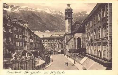 A238 Österreich Innsbruck Burggrabem mit Hofkirche Vintage Postkarte