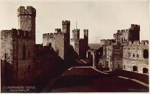 A241 Wales Caernarfon Castle Interieur Looking West Vintage Postkarte