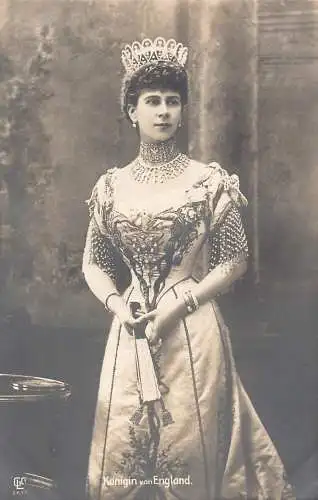 L065 British Royalty Queen of England Vintage Postkarte
