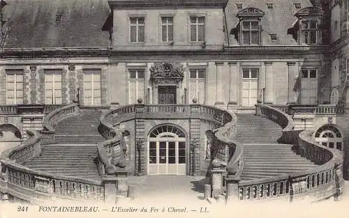 C003 Frankreich, Fontainebleau, L escalier du Fer a Cheval Vintage Postkarte