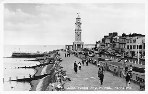 A884 England Clock Tower and Parade Herne Bay Clock Tower RPPC Vintage Postkarte
