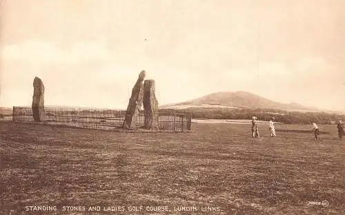 A887 England Standing Stones und Ladies Golf Course Lundin Links Postkarte