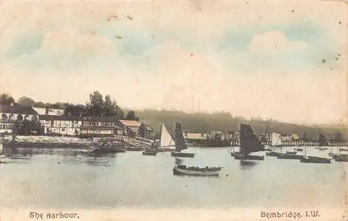 A895 England Bembridge Isle of Wight The Harbour Segelboote Vintage Postkarte