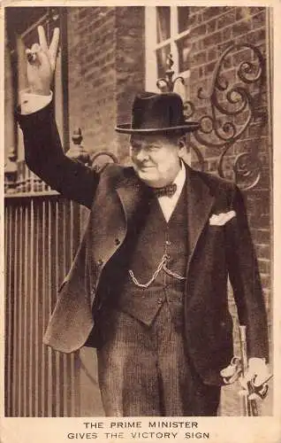 A058 Persönlichkeit Winston Churchill gibt Sieg Schild Vintage Postkarte