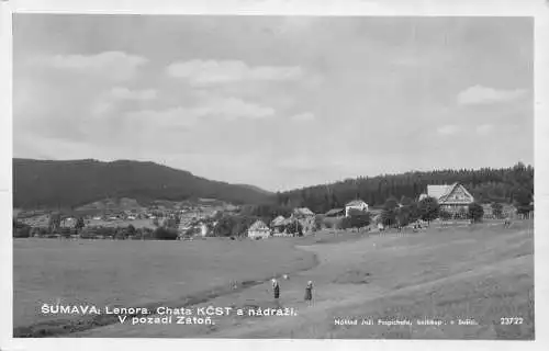 Tschechien Lenora Sumava Chata KCST a Nadrazi v pozadi Zaton Dorf Postkarte