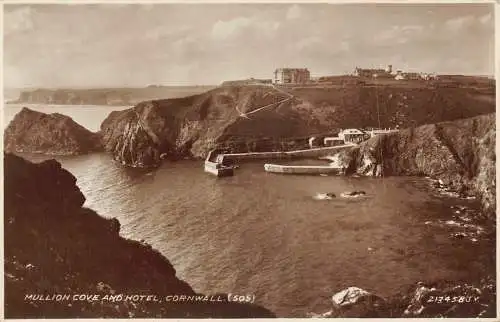 A905 England Mullion Cove Hotel Cornwall RPPC Vintage Postkarte