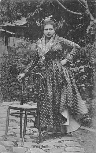 A897 Dominica Westindianer Typ Einheimische Frau traditionelle Kleidung ethnische Postkarte