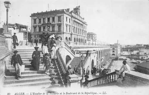 A901 Algerien Algier L'Escalier de Pecherie Boulevard de Republique Postkarte