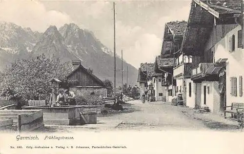 Deutschland Garmisch Fruehlingstraße Straße Frauen Brunnen Vintage Postkarte