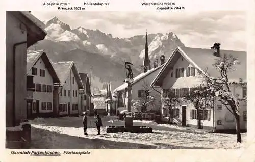 Deutschland Garmisch-Partenkirchen Floriansplatz Brunnenberg RPPC Postkarte