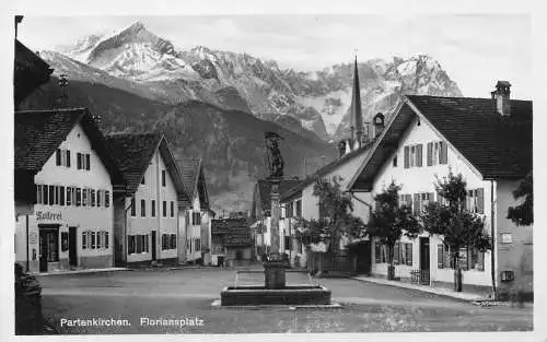 Deutschland Partenkirchen Floriansplatz Brunnen Molferei RPPC Postkarte