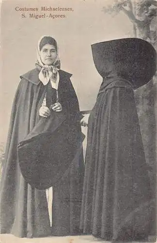 A933 Portugal Michael Azoren Frauen in traditionellen Kostümen Vintage Postkarte