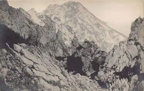L344 Deutschland 1914 Unbekannter Berg bei Lauingen Mann auf Klippe Postkarte