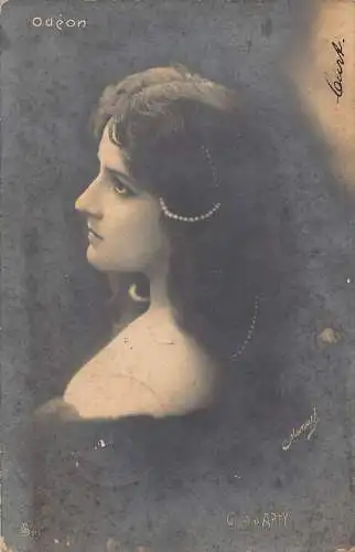 L351 Portrait 1904 Frau Foto Profil Perlen im Haar Odeon Vintage Postkarte