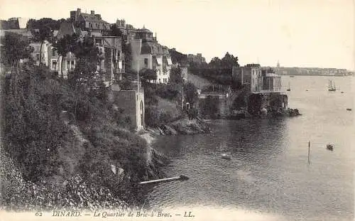 C018 Frankreich, Dinard Le Quartier de Bric-a-Brac Vintage Postkarte