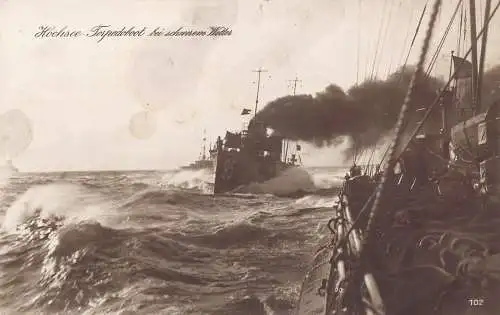 A096 Hochsee-Torpedoboot Dampfschiffe bei Unwetter auf See RPPC Postkarte