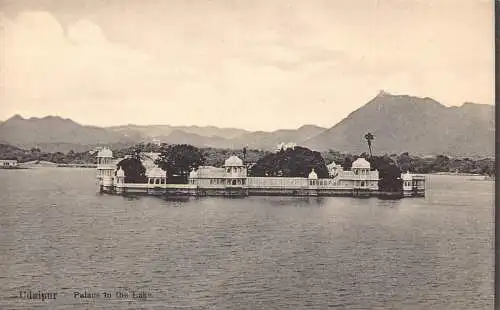 L379 Indien Udaipur Palast im See Vintage Postkarte