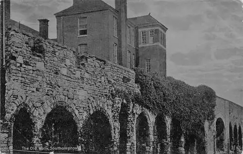 A952 England 1914 Old Walls Southampton Vintage Postkarte