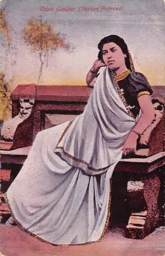 A939 Indische Schauspielerin Miss Gauhar in traditioneller Sari-Kostüm ethnische Postkarte