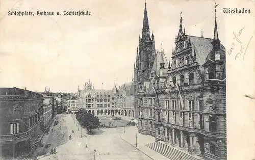 A143 Deutschland 1905 Schlossplatz Rathaus Toetchterschule Wiesbaden Postkarte