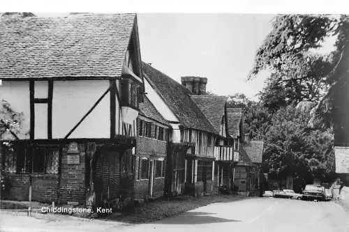 L233 England Chiddstone Kent Häuser Autos Vintage Postkarte