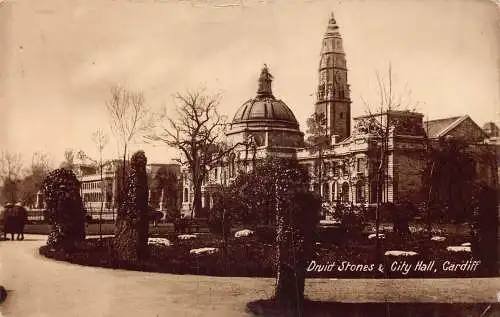 L233 Wales Cardiff Druidensteine und Rathaus Vintage Postkarte
