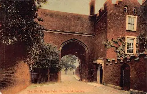 L233 England The Old Palace Gate Richmond Surrey Vintage Postkarte