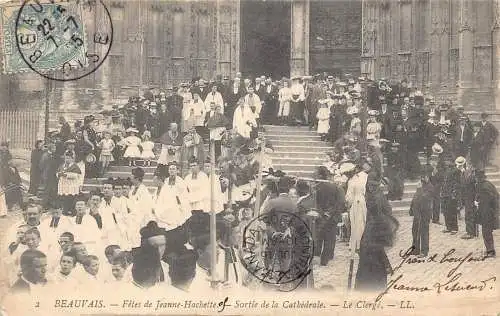 C066 Frankreich Beauvais Sortie de la Cathedrale Le Clerge 1905 alte Postkarte