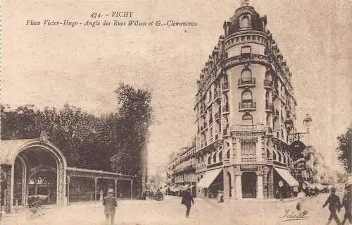 C067 Frankreich Vichy Place Victor Hugo Vintage Postkarte