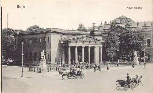 A137 Deutschland Berlin Neue Wache Kutschen Oldtimer Postkarte