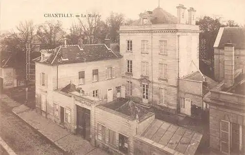 C069 Frankreich Chantilly La Mairie Vintage Postkarte