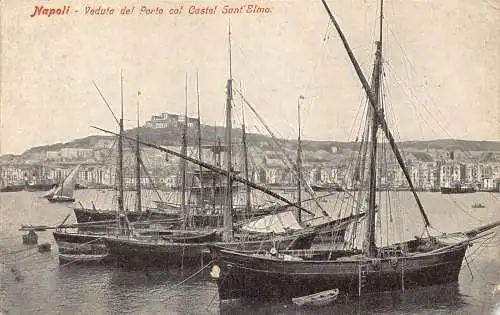 A018 Italien Neapel Napoli Veduta del Porto col Castel Sant'Elmo Boote Postkarte