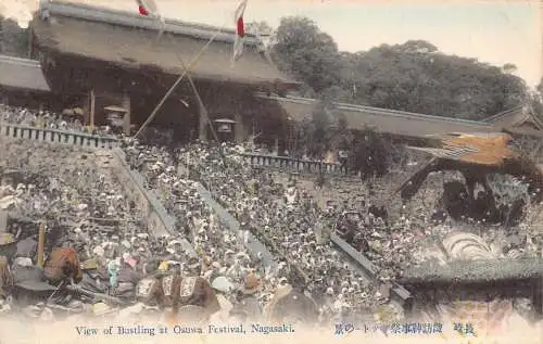 L273 Japan Ansicht des geschäftigen Osuwa Festival Nagasaki Menge Flaggen Postkarte
