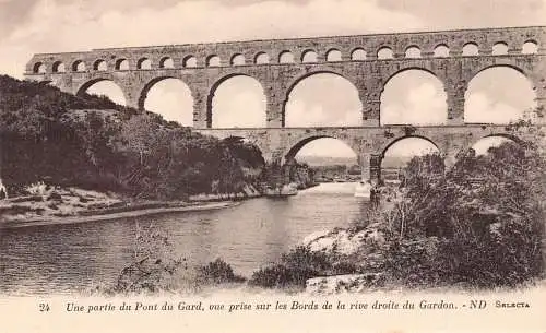 A827 Frankreich Pont du Gard Prise Bords de Rive droite Gardon Brücke Postkarte
