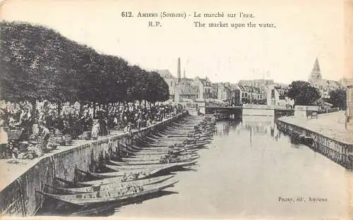 A827 Frankreich Amiens Markt auf Wasserbooten Vintage Postkarte