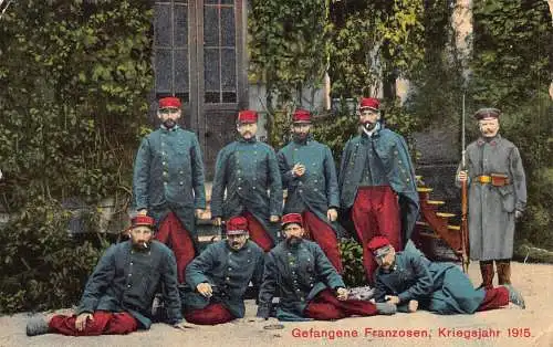 1. Weltkrieg Gefangene französische Soldaten Gefangene von Deutschen Rauchen 1915 Feldpostkarte