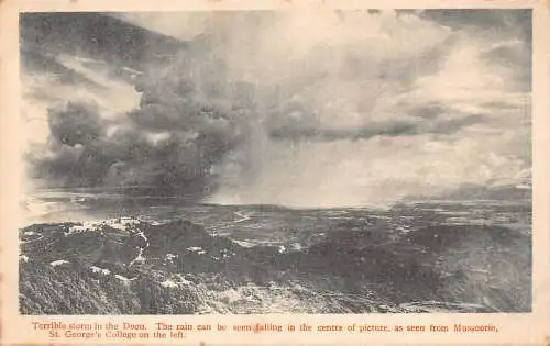 A997 Indien Sturm in Doon von Mussoorie ST George's College aus gesehen linke Postkarte