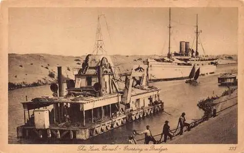 A992 Ägypten Dampfschiff Suezkanal überquert einen Bagger Vintage Postkarte