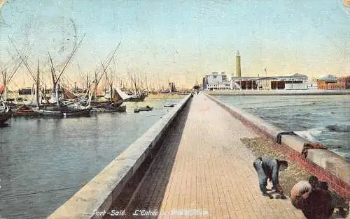 A999 Ägypten Hafen Said Einfahrt von Kanal und Leuchtturm Boote Vintage Postkarte