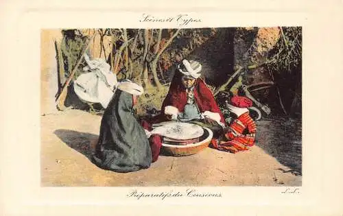 Tunesien Szenen und Typen Frauen kochen Cous Cous Kind Vintage Postkarte
