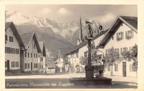 Deutschland Partenkirchen Floriansplatz Zugspitze Brunnen RPPC Postkarte