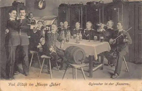 L036 Deutschland Silvester in der Kaserne Militaria Uniformen Vintage Postkarte