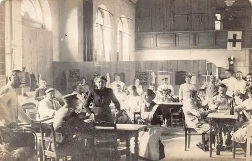 L037 WWI Krankenhaus Rotes Kreuz Krankenschwestern Soldaten Echtfoto Vintage Postkarte
