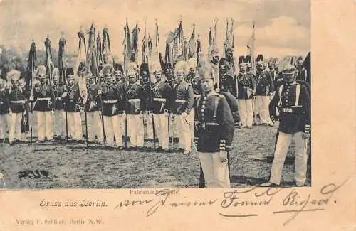 L036 Deutschland 1900 Gruss aus Berlin Fahnen Soldaten Vintage Postkarte