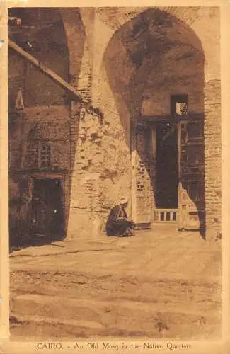 L384 Ägypten Kairo eine alte Moschee im Kativviertel Mann Vintage Postkarte