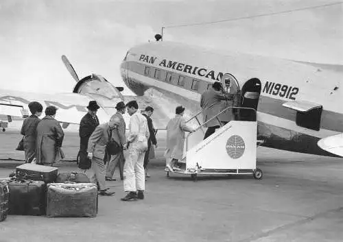 A158 Flugzeug Pan American Airline DC-3 N19912 Clipperle Einschiffung Postkarte
