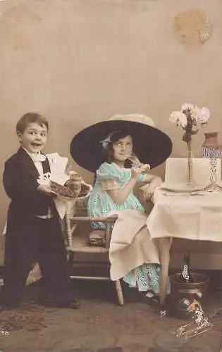 L102 Grüße Kinder Erwachsene Haltung Vintage Postkarte