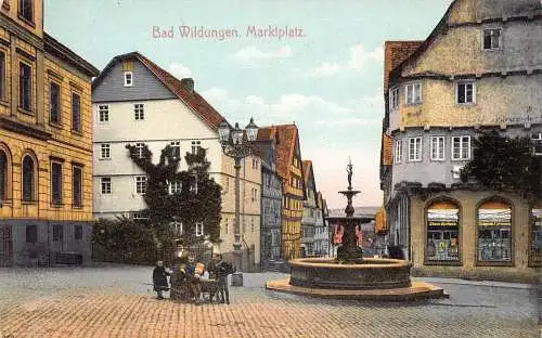 A138 Deutschland Bad Wildungen Marktplatz Brunnen Vintage Postkarte