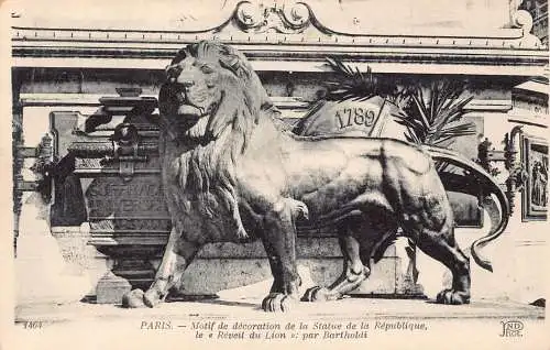 Frankreich Paris Löwe Skulptur auf Statue de la Republique Vintage Postkarte