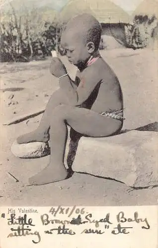 Südafrika 1906 Junge sitzt in der Sonne ethnische Vintage Postkarte